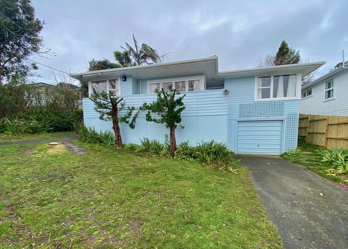  at 64 Selwyn Cres, Forrest Hill, North Shore City, Auckland