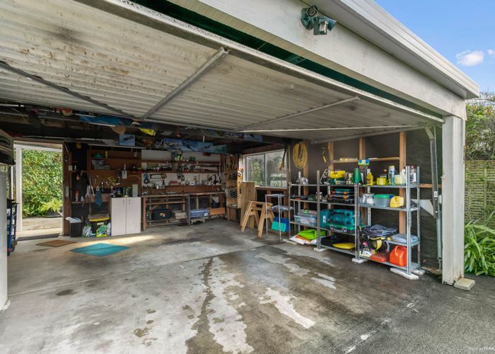  at 2/13 Uppingham Crescent, Hillcrest, Auckland