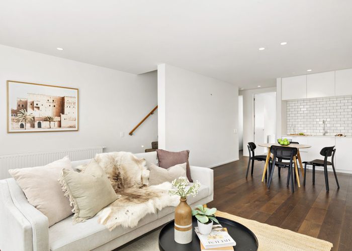  at 15 Jean Caldwell Way, Island Bay, Wellington