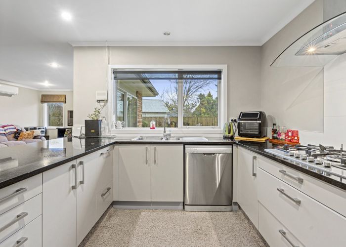  at 4 Rowling Place, Leamington, Cambridge