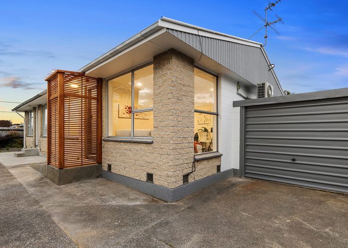  at 2/560 Hereford Street, Linwood, Christchurch City, Canterbury