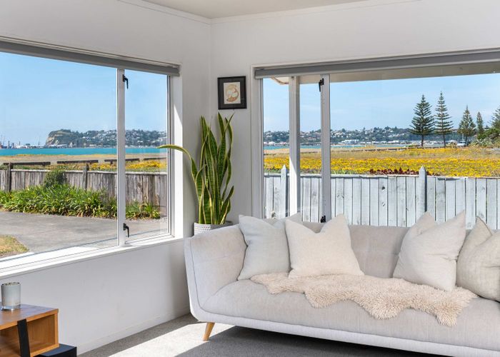  at 2/64 The Esplanade, Westshore, Napier