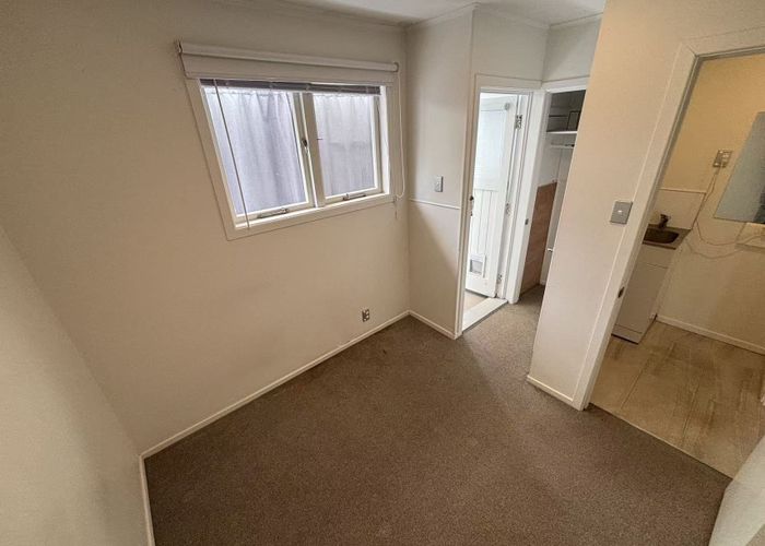  at 6 Kotuku Street, Te Atatu Peninsula, Waitakere City, Auckland