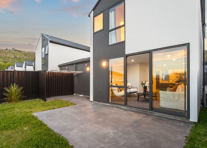  at 5 Wheatsheaf Lane, Heathcote, Christchurch City, Canterbury