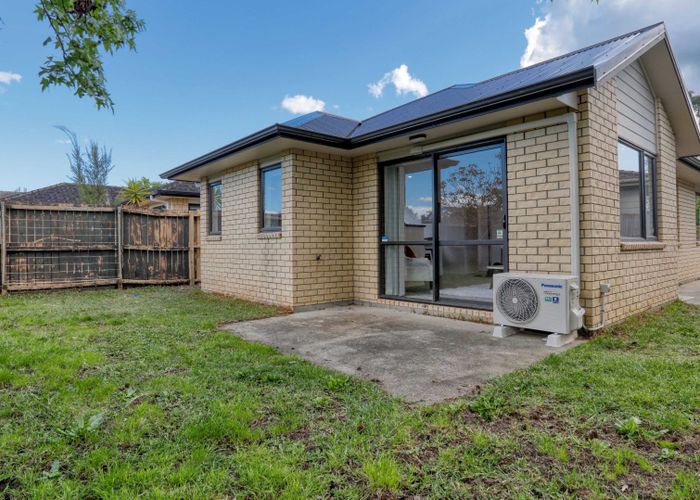  at 2 Hamblyn Place, Ranui, Waitakere City, Auckland