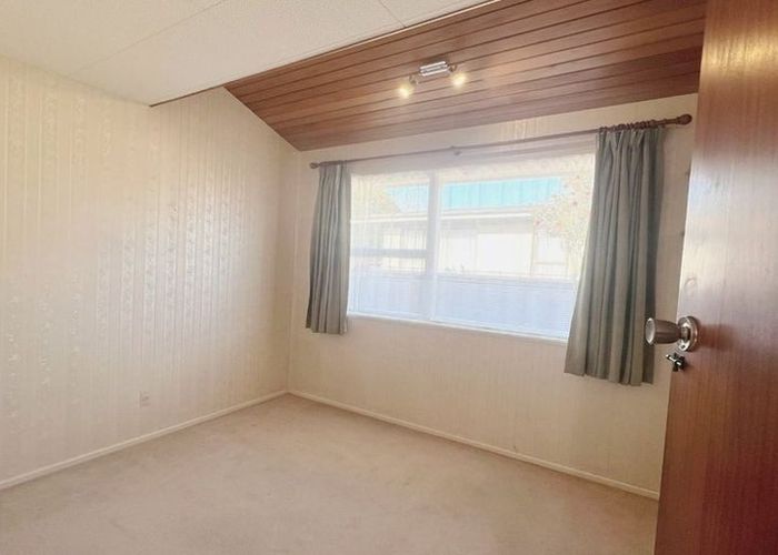  at 50 Glenharrow Avenue, Avonhead, Christchurch City, Canterbury