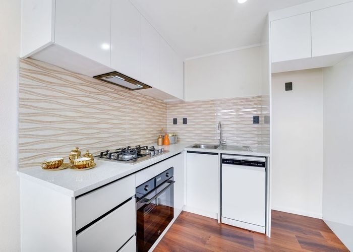  at 2/49 Clendon Avenue, Papatoetoe, Auckland