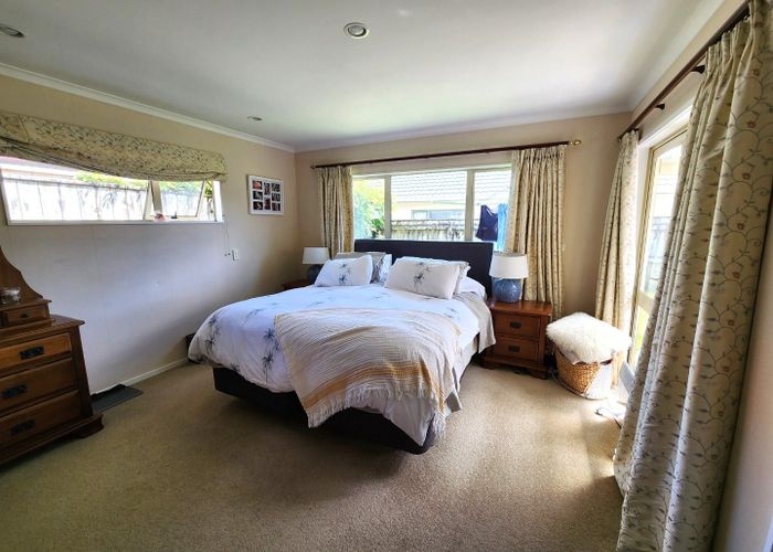  at 2 Emerald Hill Drive, Birchville, Upper Hutt
