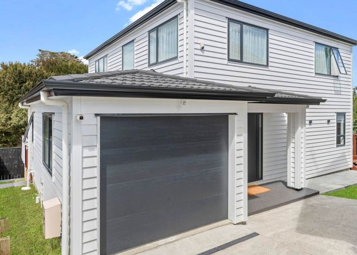  at 39A Gosford Drive, Botany Downs, Auckland