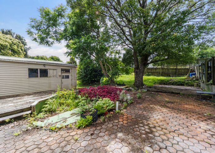  at 29 Kingdale Road, Henderson, Waitakere City, Auckland