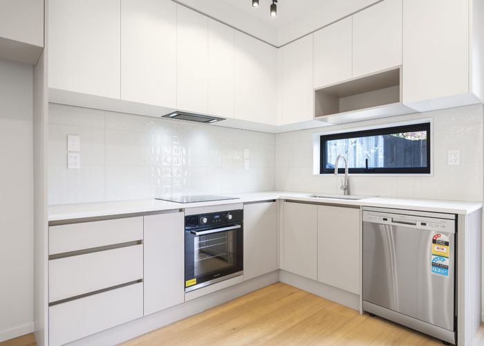  at 2/6 McRae Road, Mount Wellington, Auckland City, Auckland