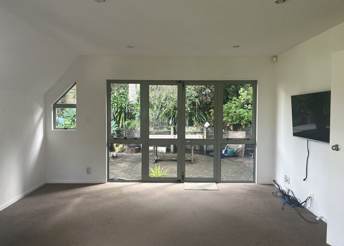  at 2/13 Clarendon Road, Saint Heliers, Auckland City, Auckland