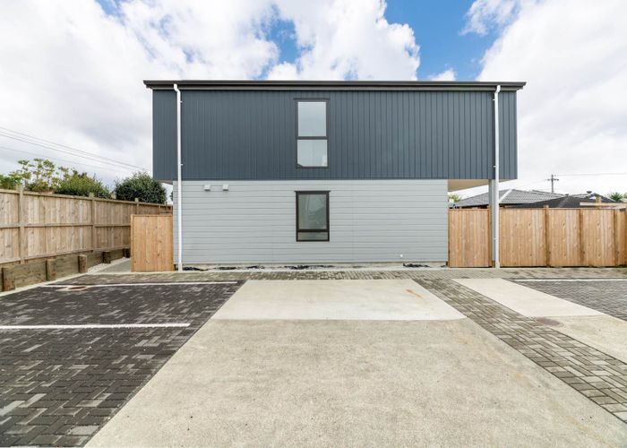  at 10c Roberts Road, Te Atatu South, Waitakere City, Auckland