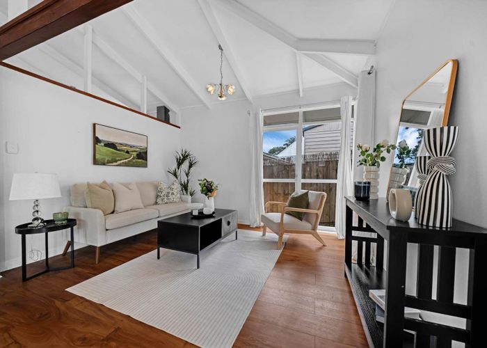  at 33 Andrew Road, Howick, Manukau City, Auckland