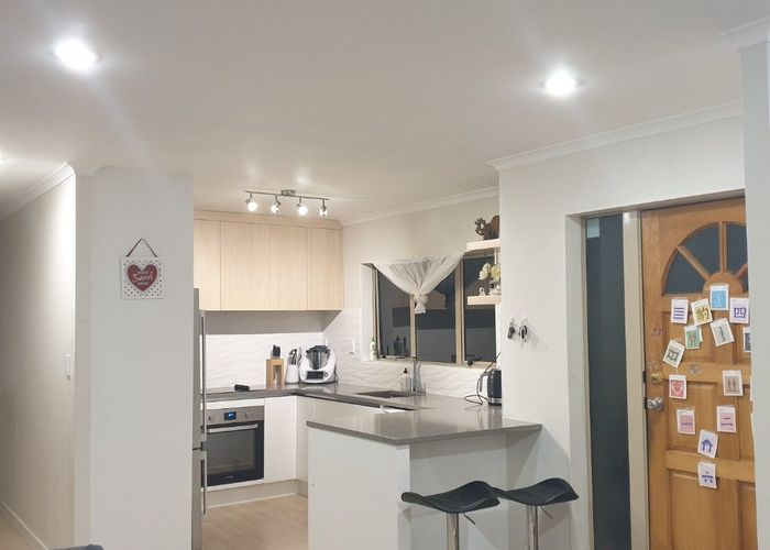  at 5A Basra Drive, Henderson, Waitakere City, Auckland