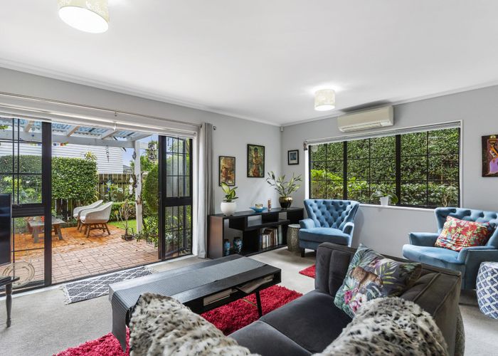  at 2/4 Whitworth Road, Mount Eden, Auckland