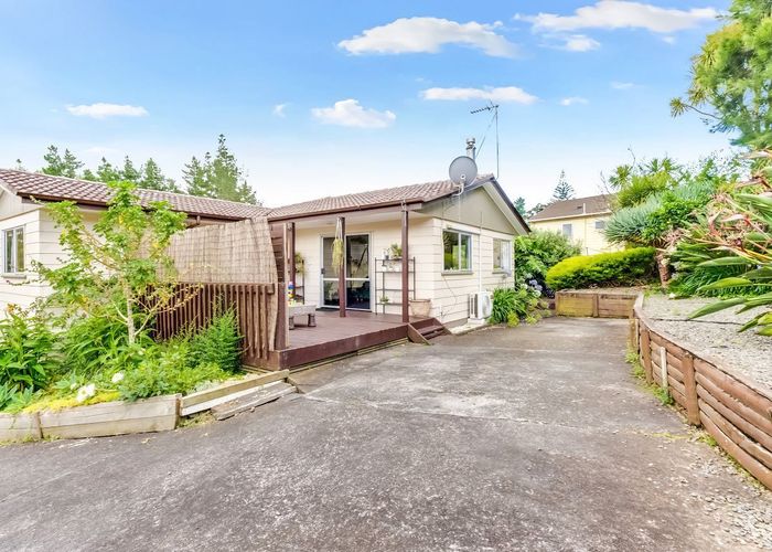  at 56 Peverill Crescent, Papatoetoe, Auckland