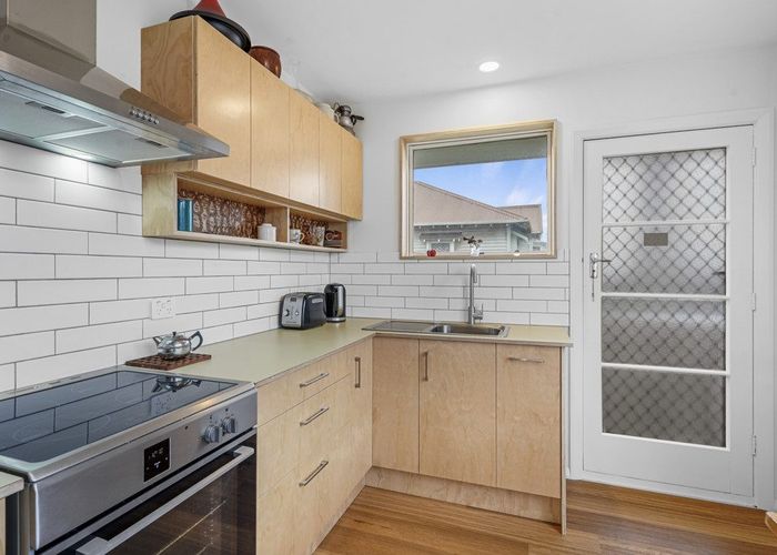  at 1/64 Osborne St, Waltham, Christchurch City, Canterbury