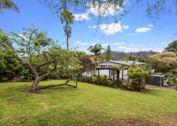  at 9 Grassmere Road, Henderson Valley, Auckland
