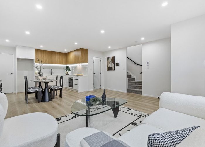  at 26 Crompton Road, Massey, Waitakere City, Auckland