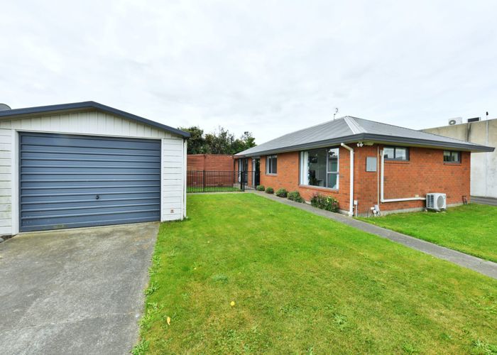  at 2/11 Short Street, Waltham, Christchurch City, Canterbury