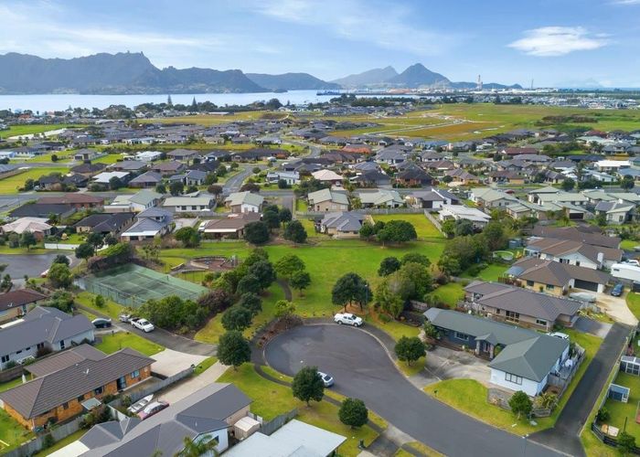 Free property data for 7 Endeavour Place, One Tree Point homes.co.nz