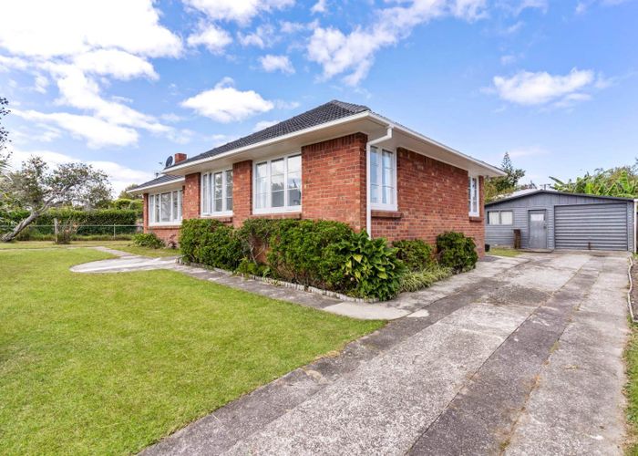  at 18 Essex Street, Te Atatu South, Waitakere City, Auckland
