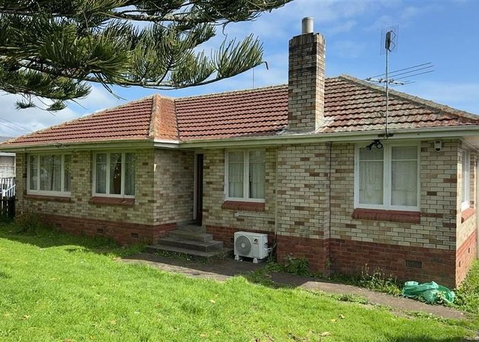  at 15 Rogers Road, Manurewa, Manukau City, Auckland