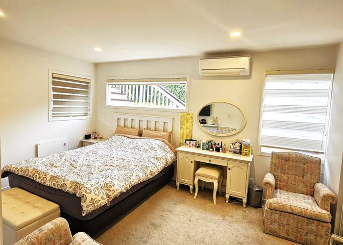  at 21 Edgeworth road, Glenfield, North Shore City, Auckland