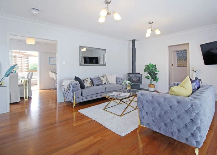  at 24 Pooley Street, Pakuranga Heights, Manukau City, Auckland