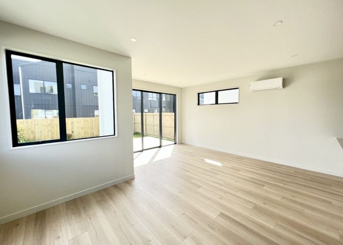  at 42 Tahetoka Street, Westgate, Waitakere City, Auckland