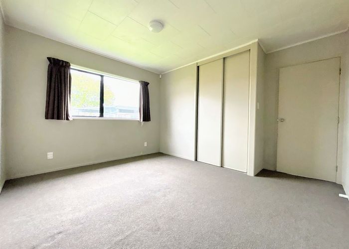  at 1/8 Senecio Place, Weymouth, Manukau City, Auckland