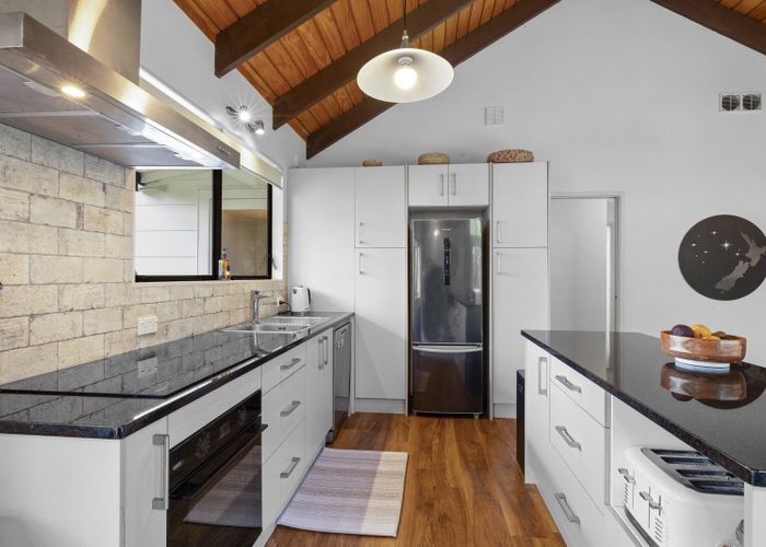  at 19 Thames Street, Welbourn, New Plymouth, Taranaki