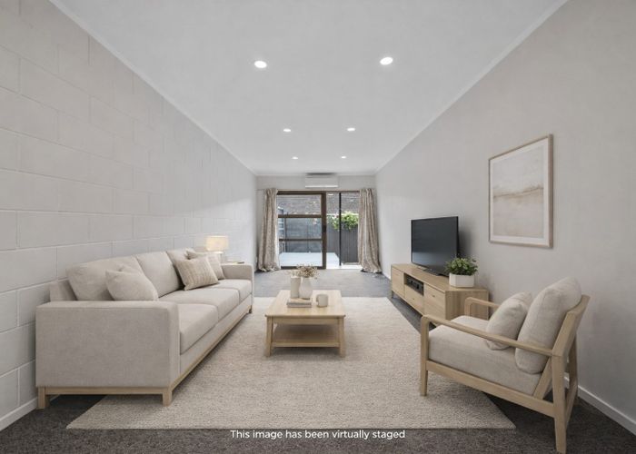  at 2/25A Vine Street, Mangere East, Manukau City, Auckland