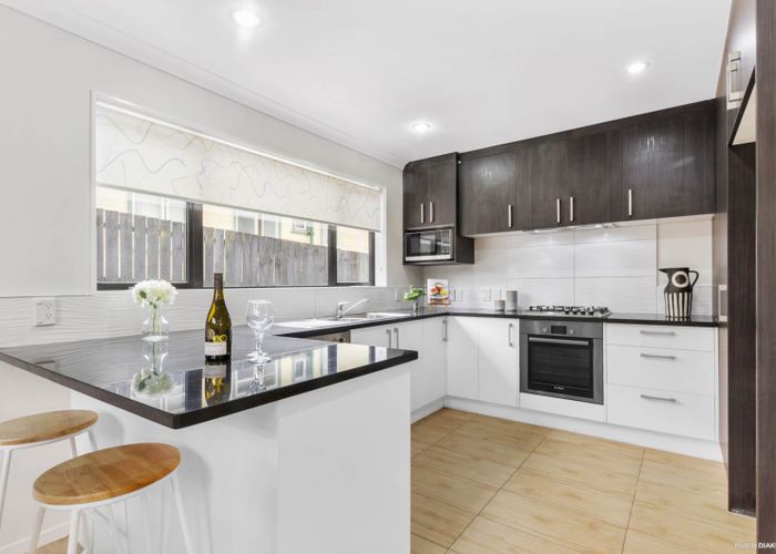  at 37 Nikau Street, New Lynn, Auckland
