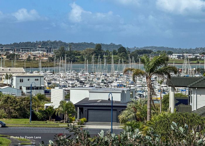  at 10 Lupetti Rise, West Harbour, Waitakere City, Auckland