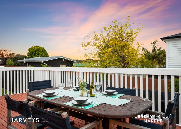  at 3 Lex Avenue, Green Bay, Auckland