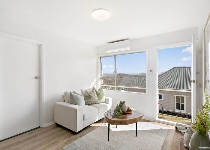  at 2/29 Fairview Road, Mount Eden, Auckland