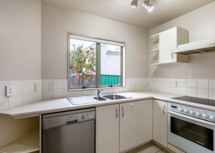  at 2/191 Riddell Road, Glendowie, Auckland City, Auckland
