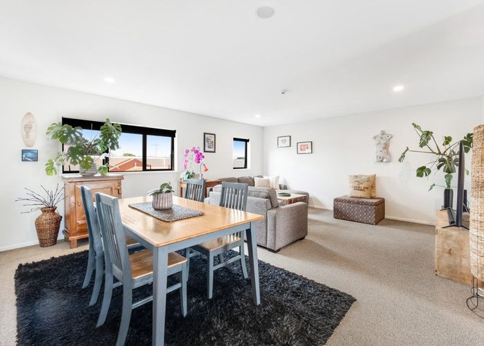  at 5/5 Cook Street, Howick, Manukau City, Auckland