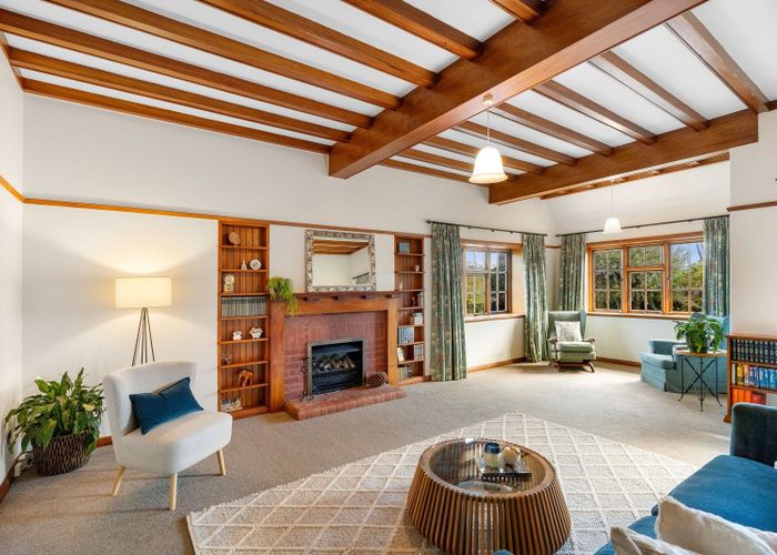  at 10 Maire Street, Eastbourne, Lower Hutt