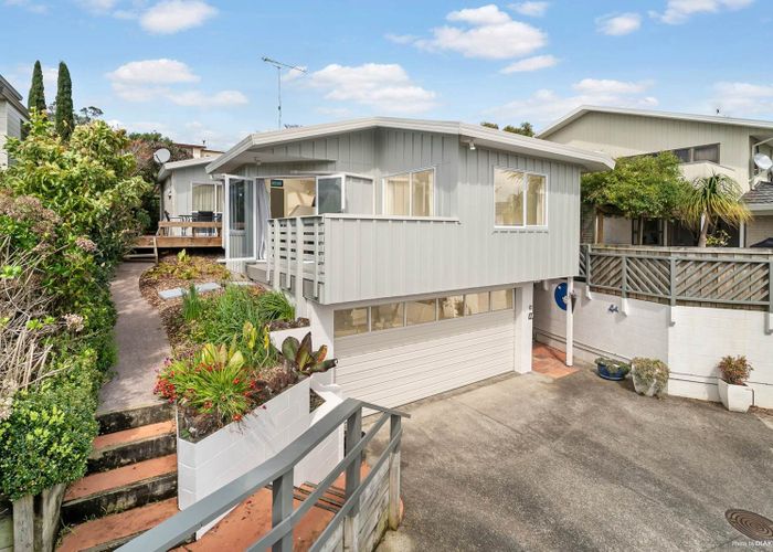  at 2/3 Tiri View Place, Torbay, North Shore City, Auckland