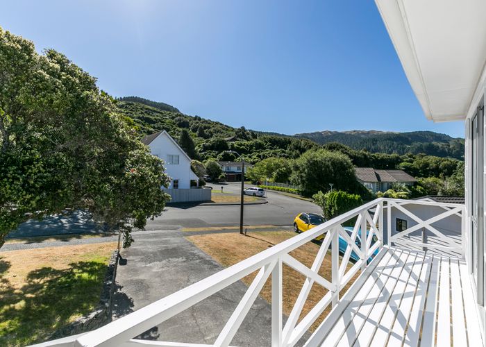  at 4 Greyfriars Crescent, Tawa, Wellington