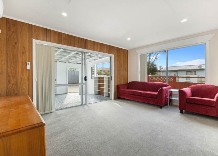  at 11 Gifford Road, Papatoetoe, Auckland