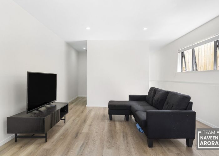  at 99E Mahia Road, Wattle Downs, Manukau City, Auckland