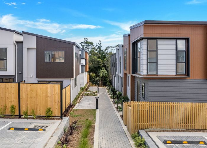  at 3 Raupeti Lane, Henderson, Auckland