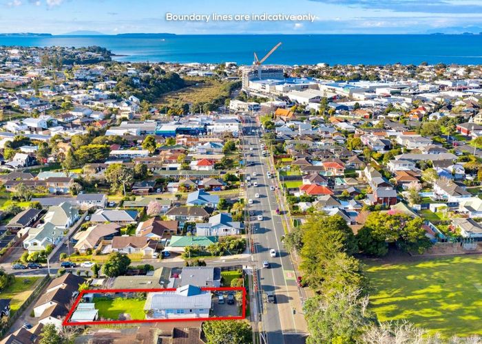  at 67 Shakespeare Road, Milford, Auckland