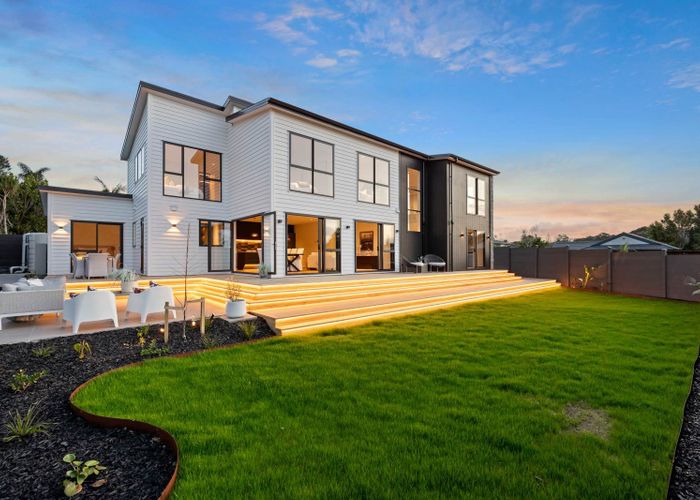  at 19A Cliff View Drive, Green Bay, Waitakere City, Auckland
