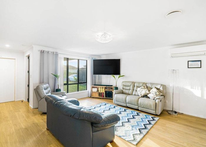  at 14 Captain Mitchell Drive, Opaheke, Papakura, Auckland