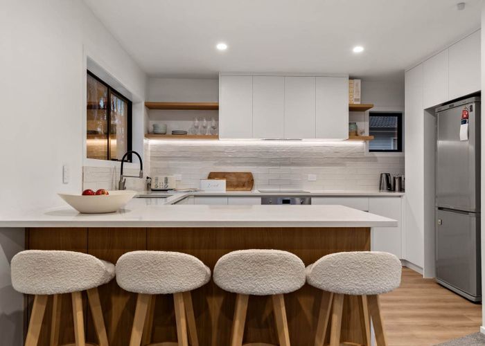  at 1/12 Surville Place, Mairangi Bay, North Shore City, Auckland